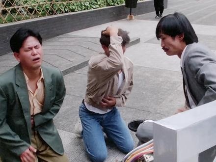 《摩登如来神掌》天蚕斗法闹香江