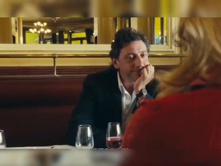 《巴黎我爱你》红风衣下的永恒之爱