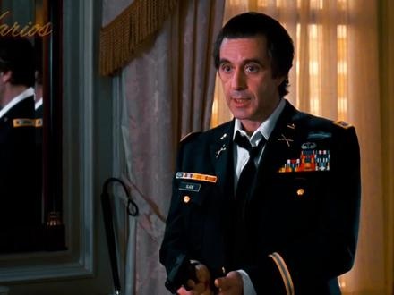 《闻香识女人》黑暗中的相互救赎