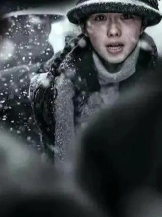 悬崖之上：冰雪绝境中的信仰与牺牲