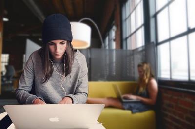 小红书卖货平台怎么收费？小红书平台如何上货？