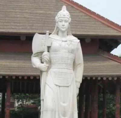 巾帼擎旗，剑指八荒：妇好铁血铸就的商代传奇